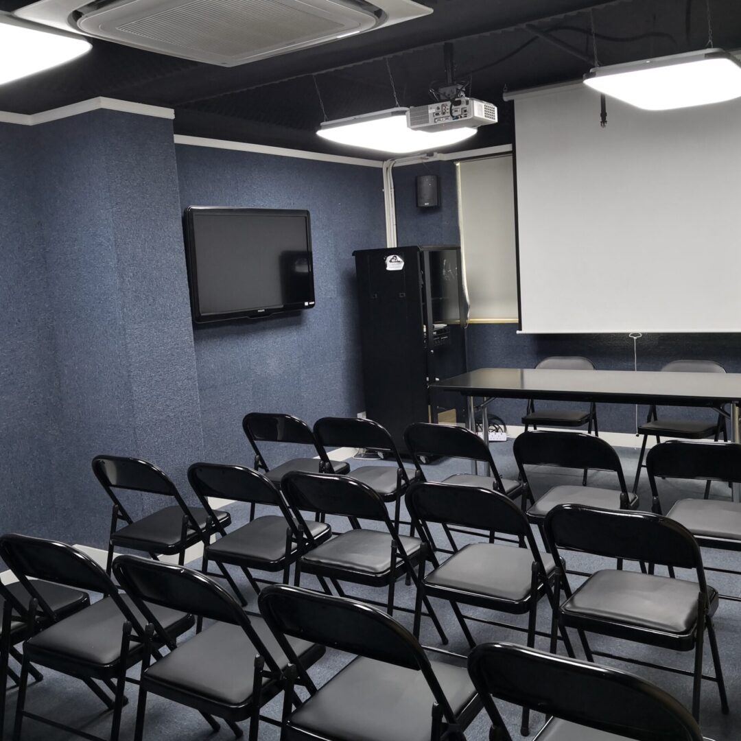 Room 9 (2)